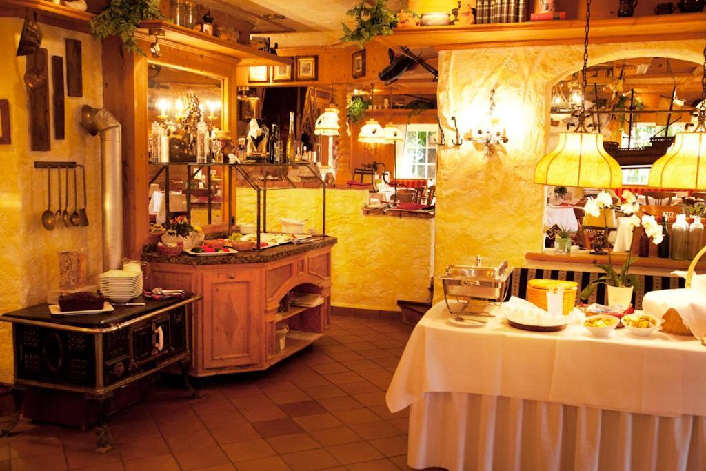 Landgasthof & Hotel Jagdhof シュトラールズント エクステリア 写真