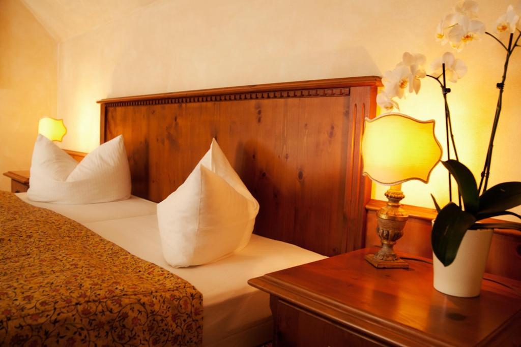 Landgasthof & Hotel Jagdhof シュトラールズント 部屋 写真