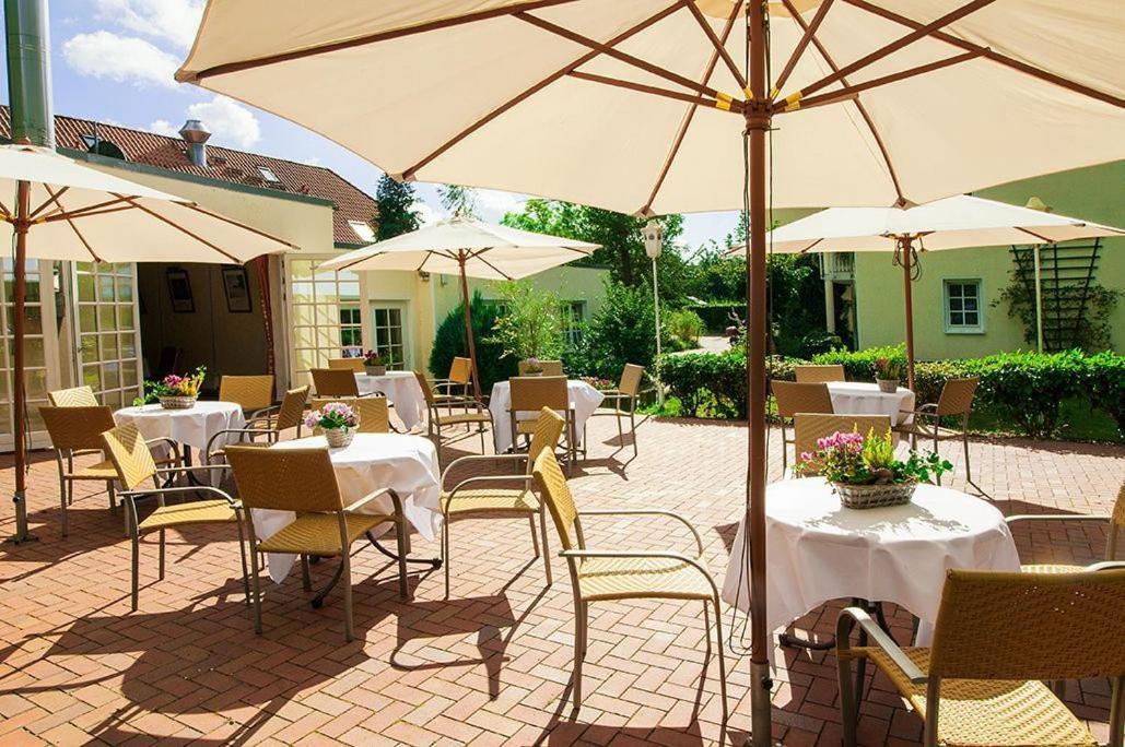 Landgasthof & Hotel Jagdhof シュトラールズント エクステリア 写真