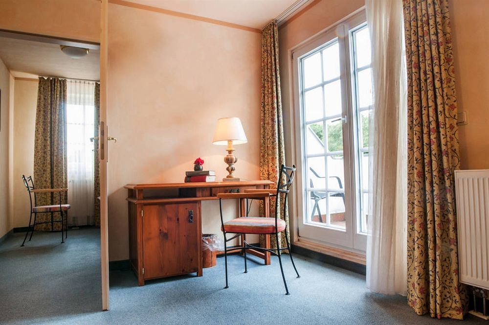Landgasthof & Hotel Jagdhof シュトラールズント エクステリア 写真