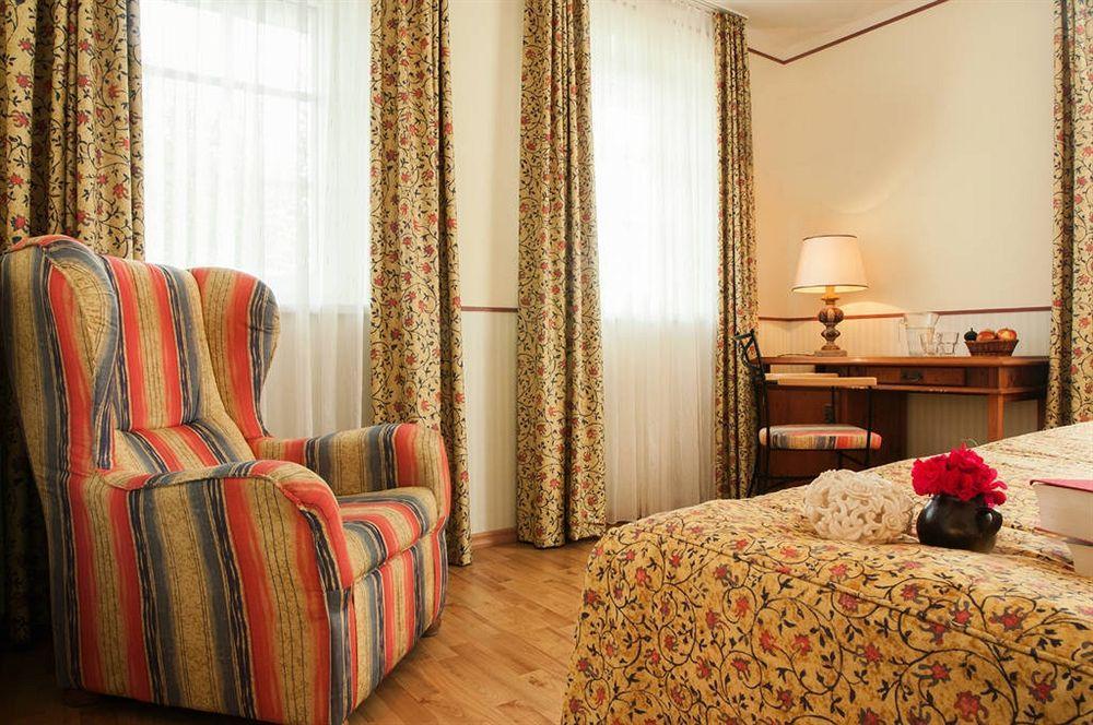 Landgasthof & Hotel Jagdhof シュトラールズント エクステリア 写真
