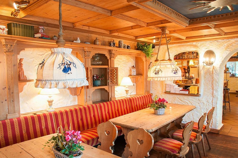Landgasthof & Hotel Jagdhof シュトラールズント エクステリア 写真