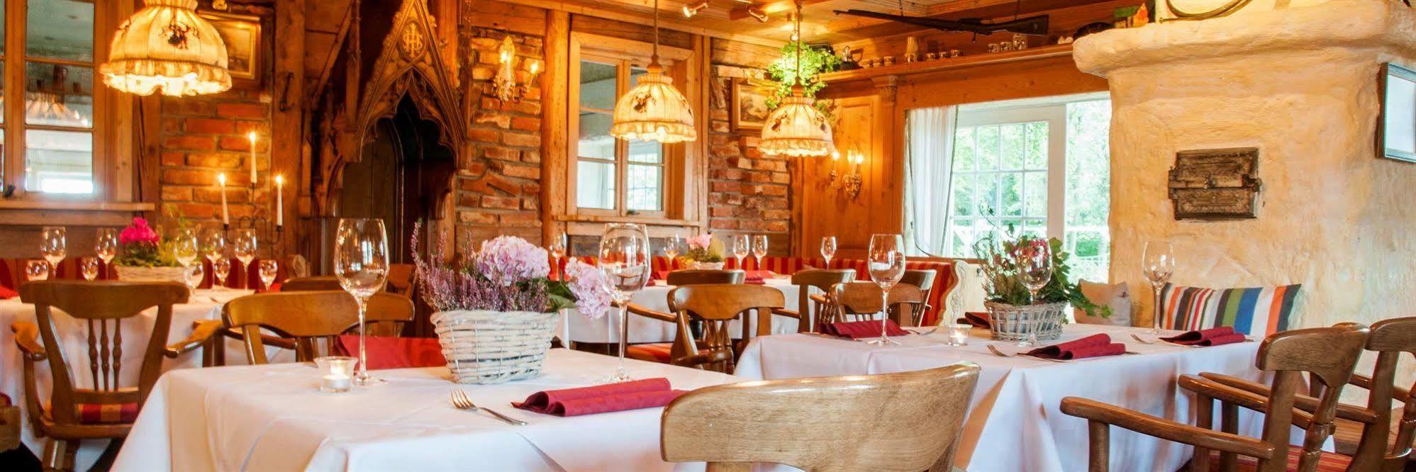 Landgasthof & Hotel Jagdhof シュトラールズント エクステリア 写真