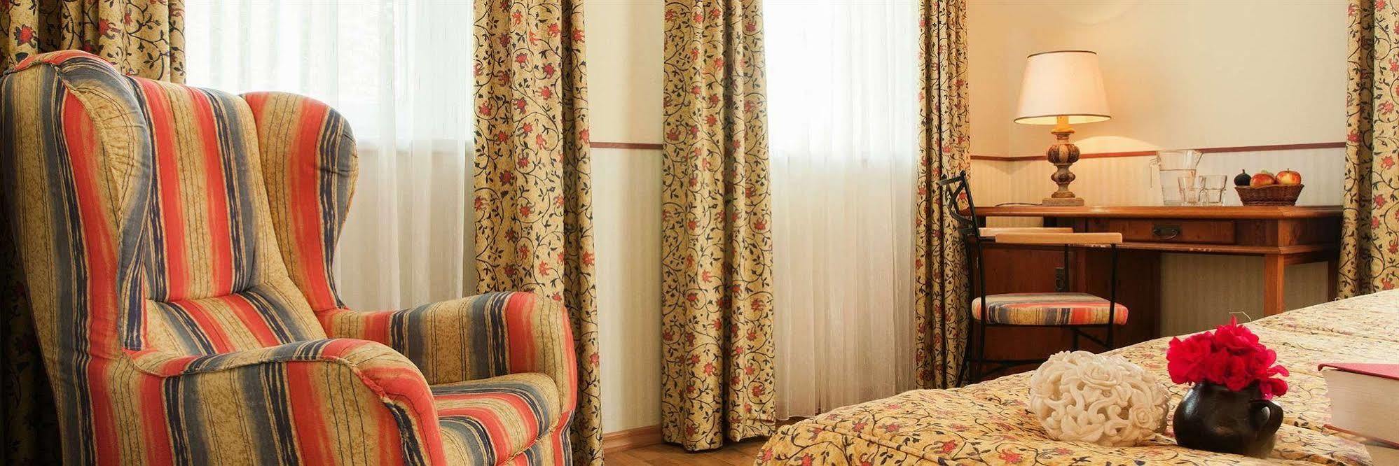 Landgasthof & Hotel Jagdhof シュトラールズント エクステリア 写真
