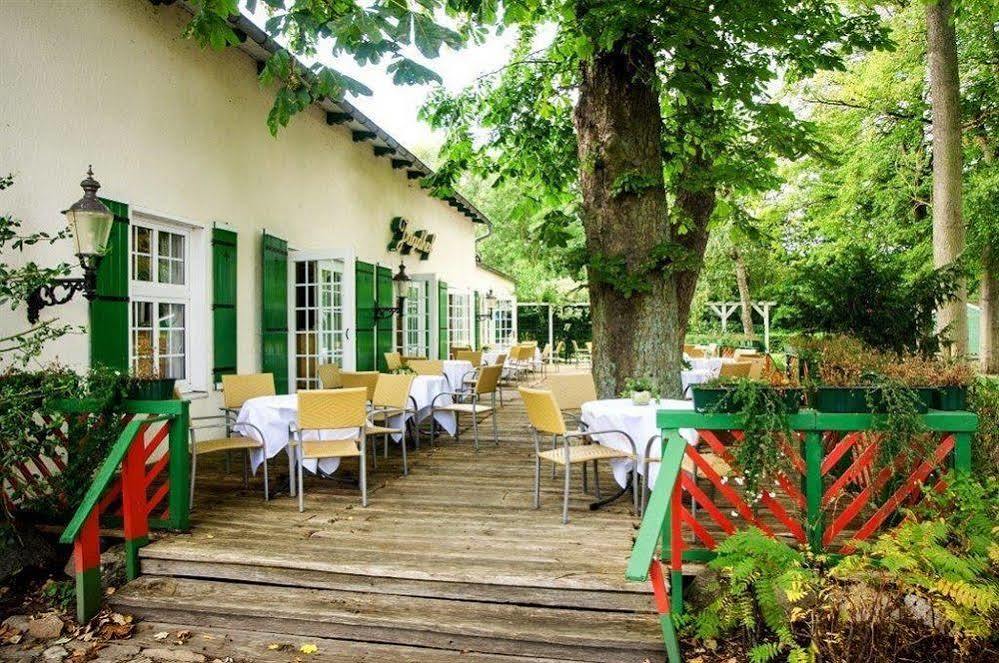 Landgasthof & Hotel Jagdhof シュトラールズント エクステリア 写真