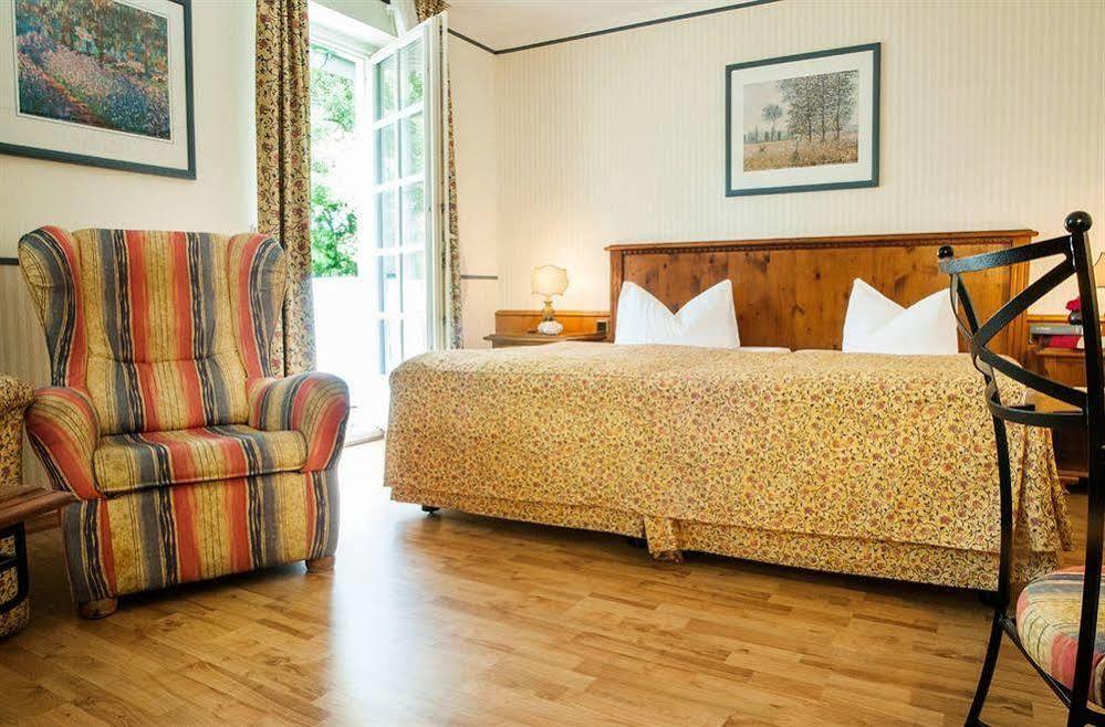 Landgasthof & Hotel Jagdhof シュトラールズント エクステリア 写真