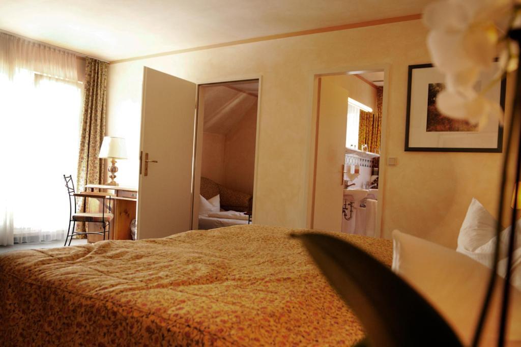 Landgasthof & Hotel Jagdhof シュトラールズント 部屋 写真