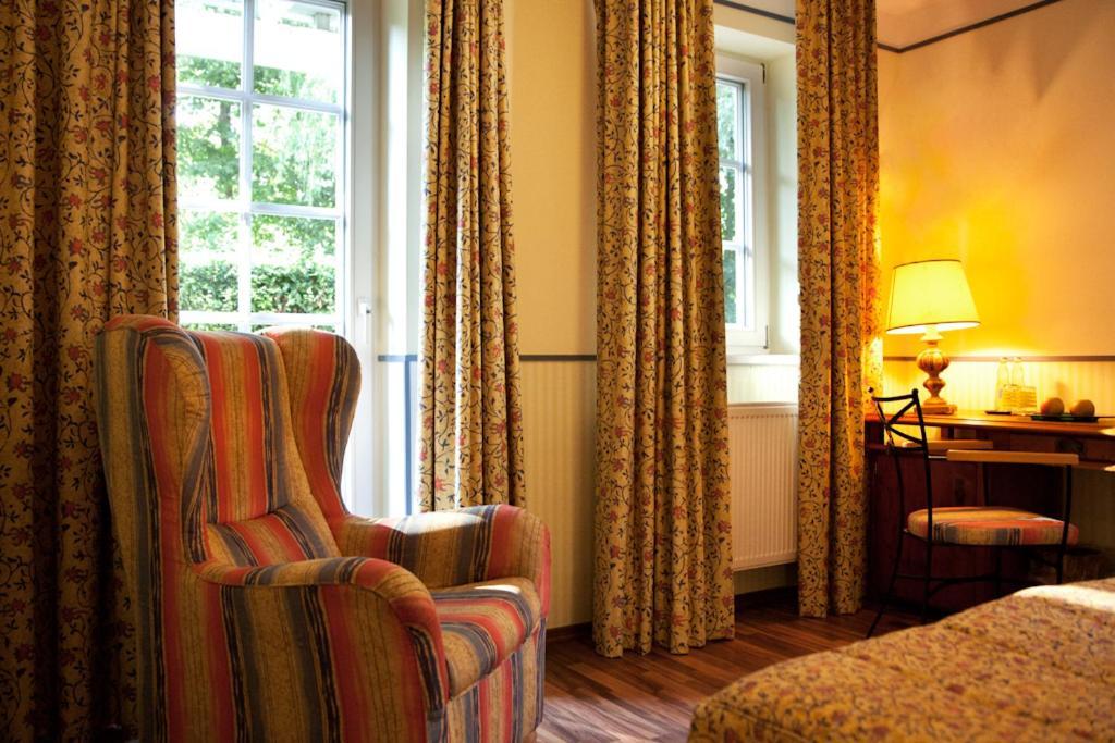 Landgasthof & Hotel Jagdhof シュトラールズント エクステリア 写真
